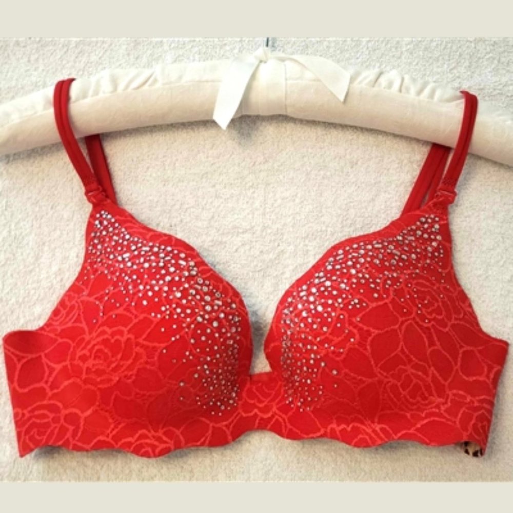 Victoria's Secret LIMITED EDITION 2007 Very Sexy Crystal Diamanté Bra - Red 34c